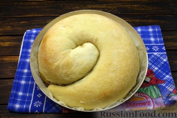 Хлебный рулет "Улитка" с ореховой начинкой