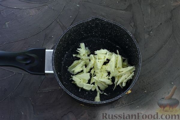 Картофель, запечённый с курицей и брокколи, под соусом бешамель