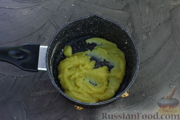 Картофель, запечённый с курицей и брокколи, под соусом бешамель
