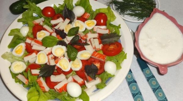 Салат с перепелиными яйцами