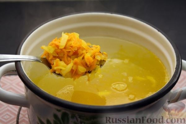 Сырный суп с куриными фрикадельками и рисом